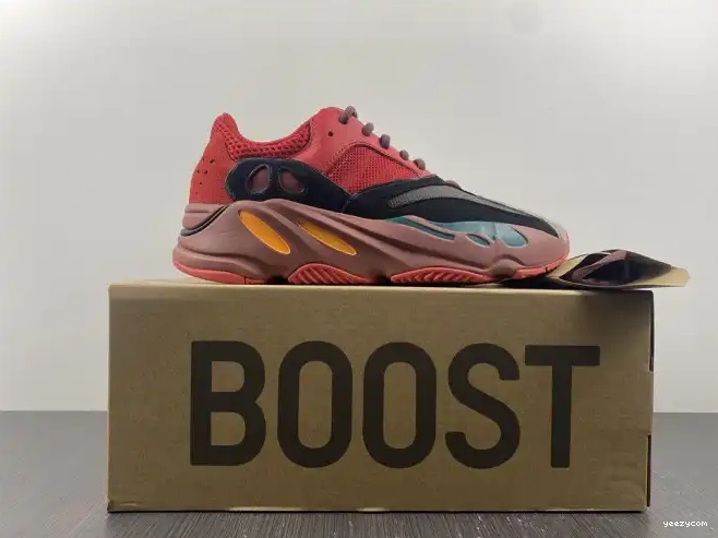 700 Hi-Res Boost Adidas HQ6979 Yeezy Red 0503